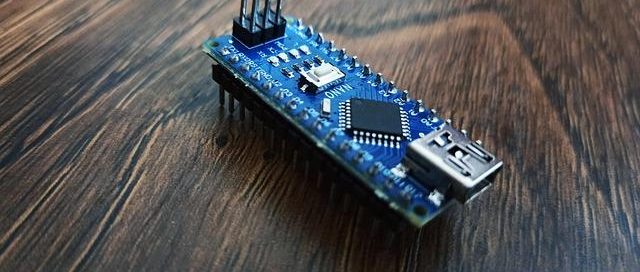 Come funziona un microcontrollore Arduino