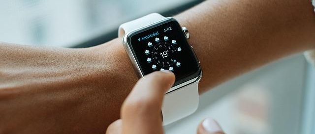 Guida agli smartwatch: funzioni e limiti reali